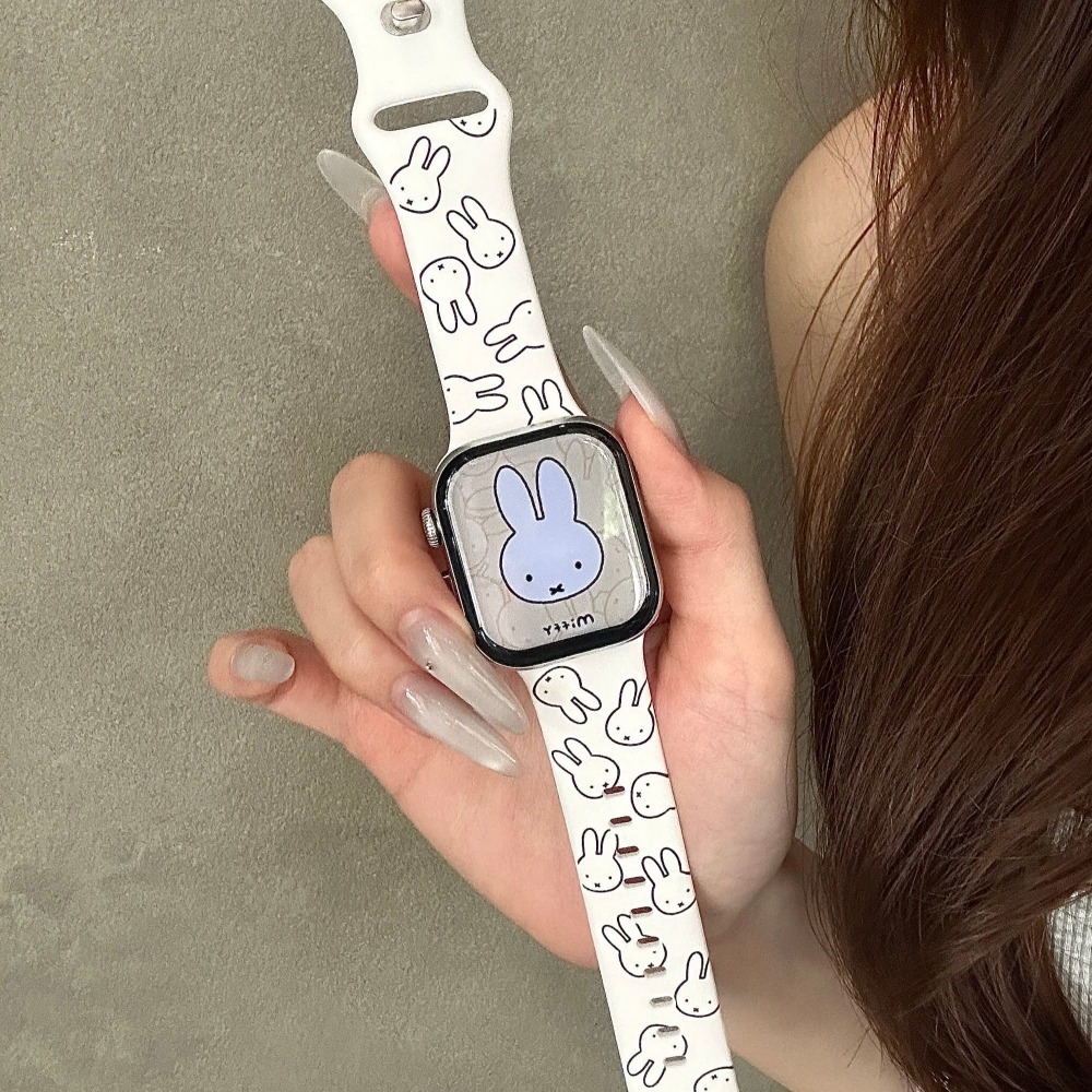 حزام ساعة كرتوني لطيف على شكل  - مراجعة Apple Watch Band وسعره